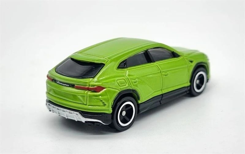  Mô hình xe Asia 150 Lamborghini Urus - 24 tỉ lệ 1:64 Tomica 944126 