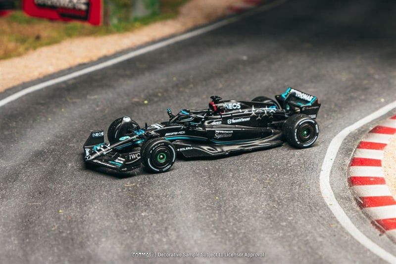  Mô hình xe Mercedes-AMG F1 W14 E Performance Italian Grand Prix 2023 George Russell tỉ lệ 1:64 Tarmac Works T64G-F064-GR2 