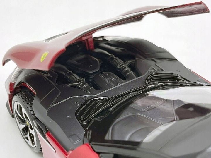  Mô hình xe Ferrari 12Cilindri V12 bản quyền chính hãng tỉ lệ 1:24 Bburago 26033 OT24122 