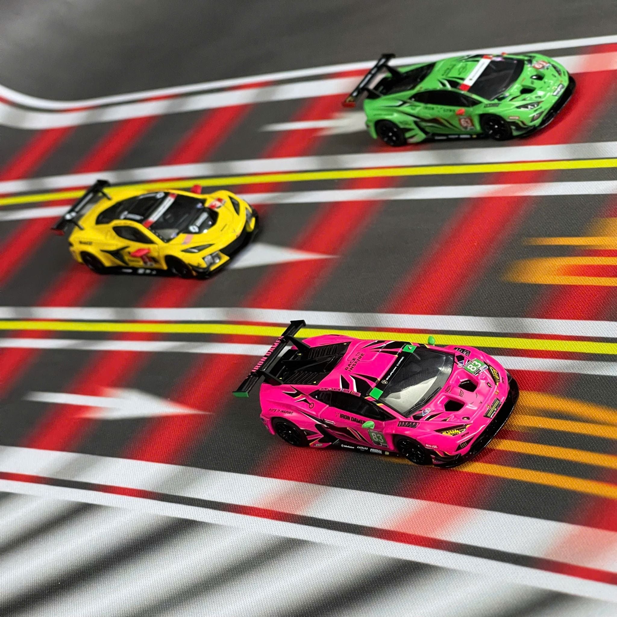  Phụ kiện thảm sa bàn chống trượt mô phỏng diorama đường cua cao tốc (hiệu ứng mờ) kích thước 90x40 cho mô hình xe 1:64 Autono1 PT023 