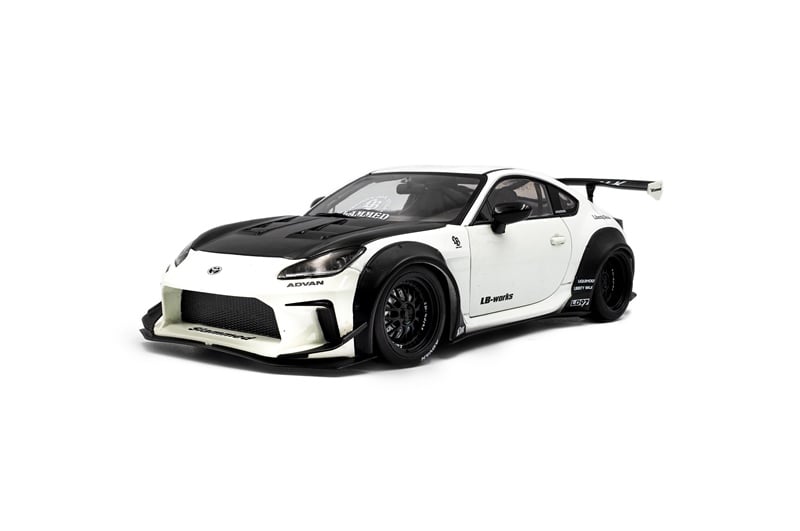  Mô hình xe ô tô Toyota GR86 LBWK Liberty Walk Body Kit white pearl tỉ lệ 1:18 Solido model S1813602 