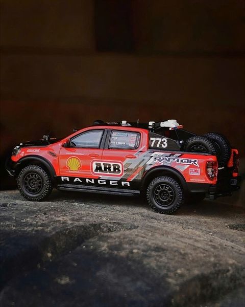  Mô hình xe Ford Ranger Raptor 2024 Baja Racing Livery tỉ lệ 1:64 MK MINIATURES OT64481 