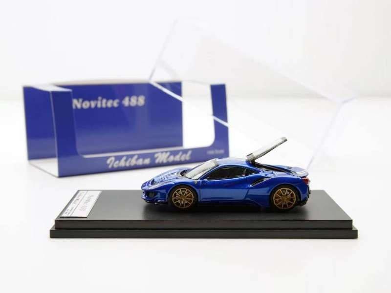 Mô hình xe Ferrari 488 Pista Electric Blue tỉ lệ 1:64 Stance Hunters OT64616 