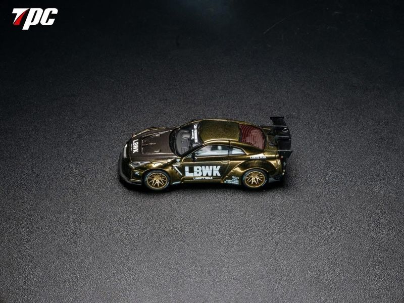  Mô hình xe Nissan GTR R35 LBWK Titanium Chameleon tỉ lệ 1:64 TPC model OT64799 