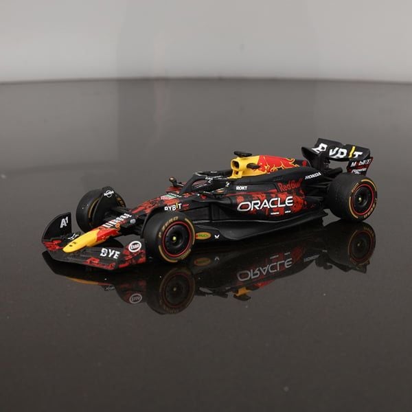  Mô hình xe đua F1 Formula 1 Oracle Redbull RB20 2024 British GP Unveils Colorful tỉ lệ 1:43 Bburago OT43022 