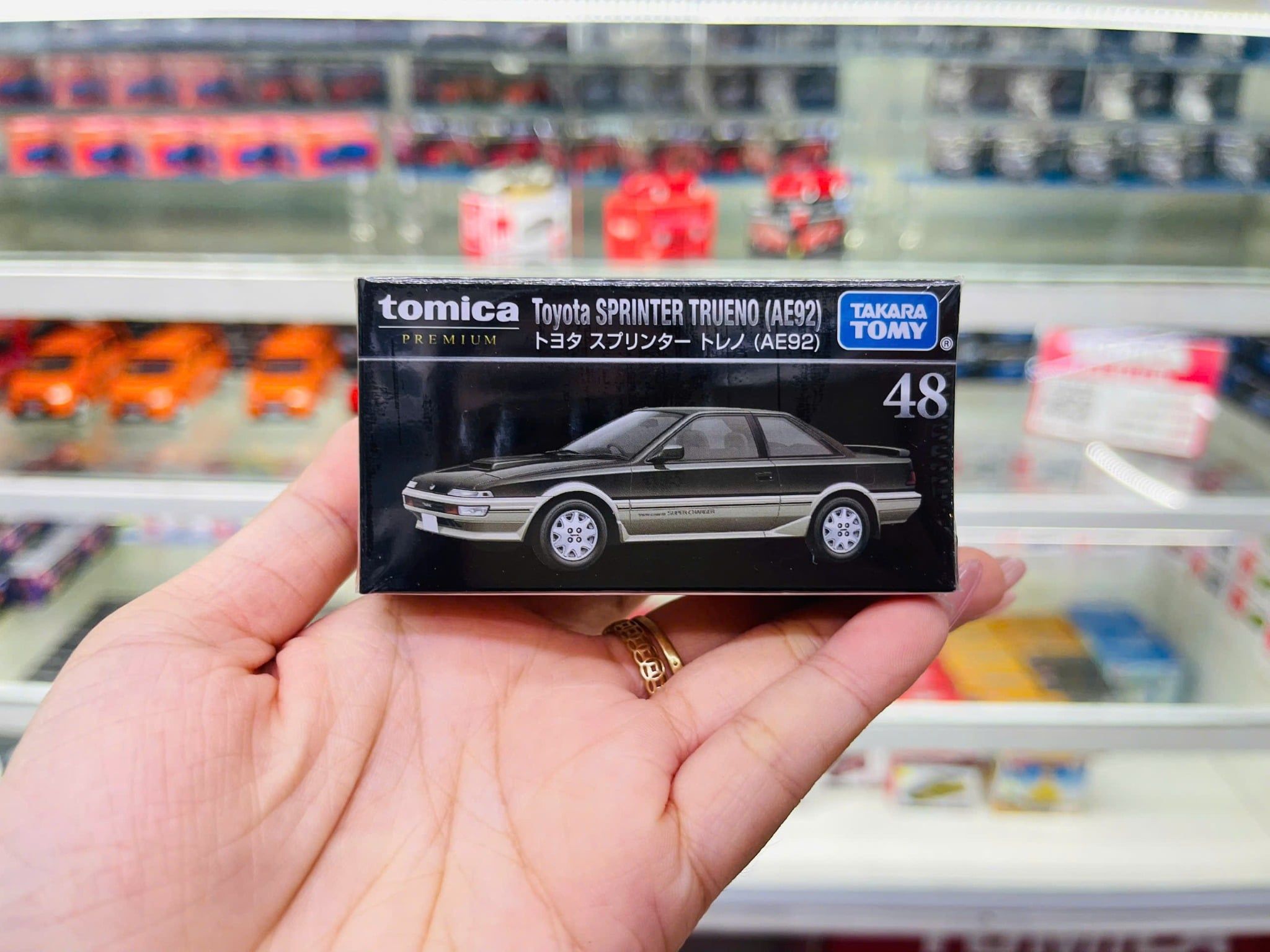  Mô hình xe Toyota Sprinter Trueno (AE92) tỉ lệ 1:64 Tomica Premium 995371 