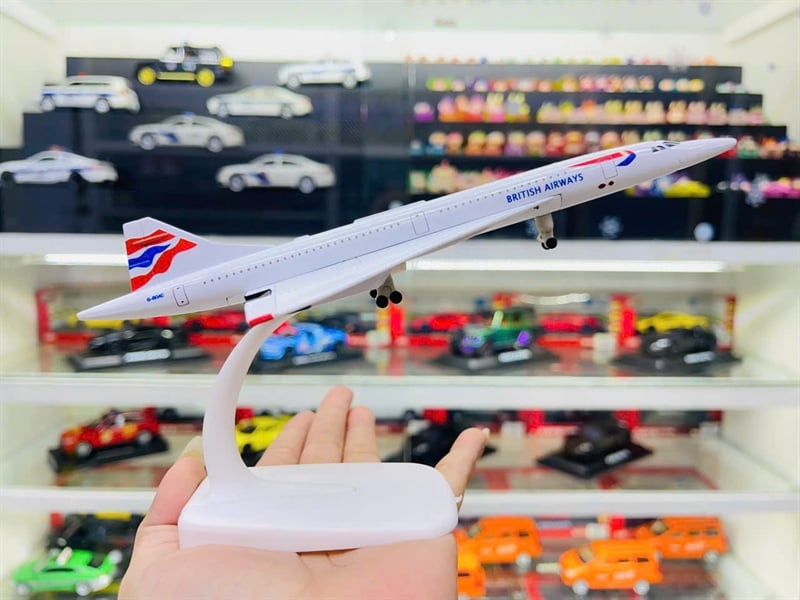  Mô hình máy bay phản lực Concorde British Airway có bánh xe kích thước 20cm MB20132 