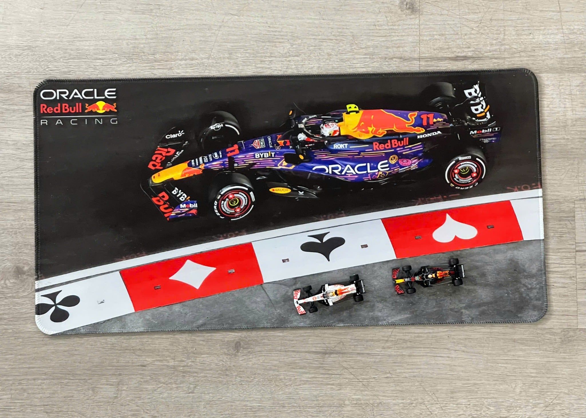  Phụ kiện Thảm lót chống trượt chủ đề siêu xe đua F1 Redbull Las Vegas Oracle kích thước 30x60cm Autono1 PT148A 