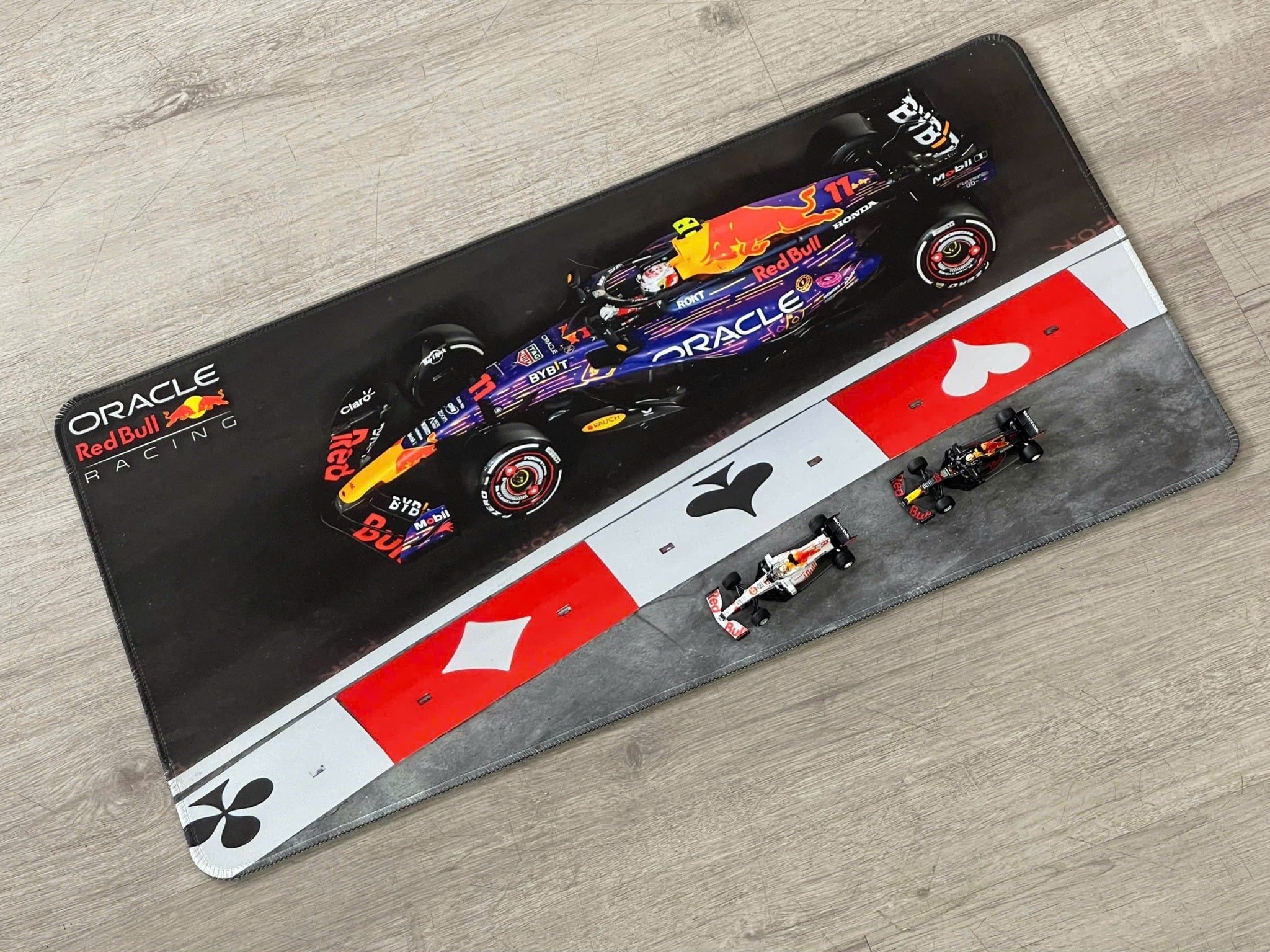  Phụ kiện Thảm lót chống trượt chủ đề siêu xe đua F1 Redbull Las Vegas Oracle kích thước 30x60cm Autono1 PT148A 