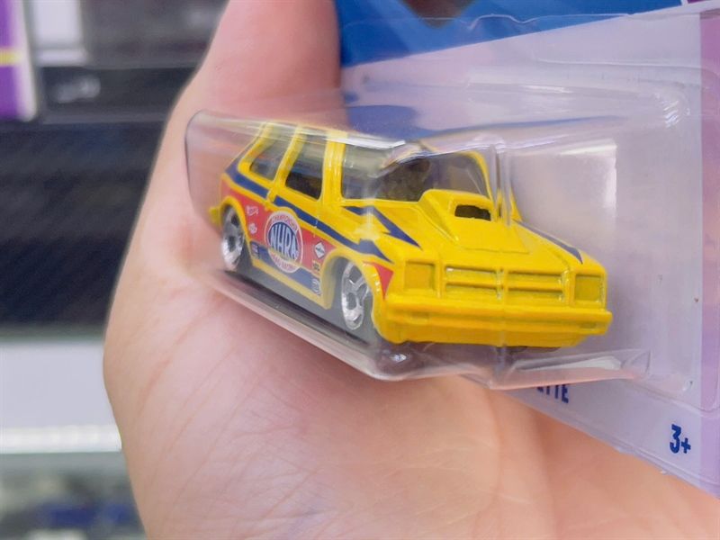  Mô hình xe tải Chevrolet Chevy Chevette '76 Hotwheels kim loại có bản quyền chính hãng tỉ lệ 1:64 C4982-CV 