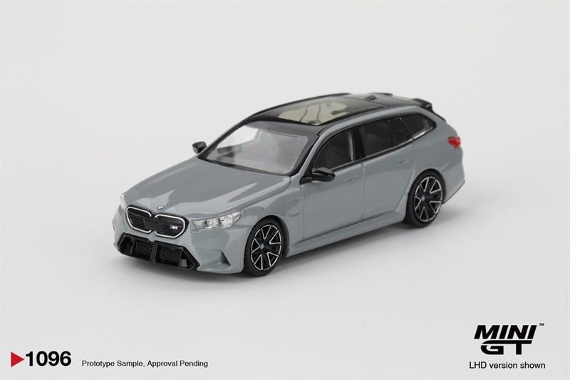  Mô hình xe BMW M5 Touring (G99) Brooklyn Grey Metallic card tỉ lệ 1:64 MiniGT MGT01096 HAVE CHASE CAR 