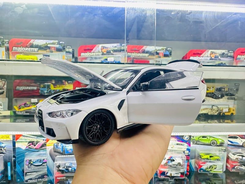  Xe ô tô mô hình bằng hợp kim và nhựa BM M4 tỉ lệ 1:24 Chezhi OT24154 