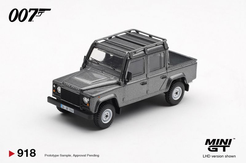  Mô hình xe Land Rover Defender 110 Crew Cab “Skyfall” tỉ lệ 1:64 MiniGT MGT00918-007 
