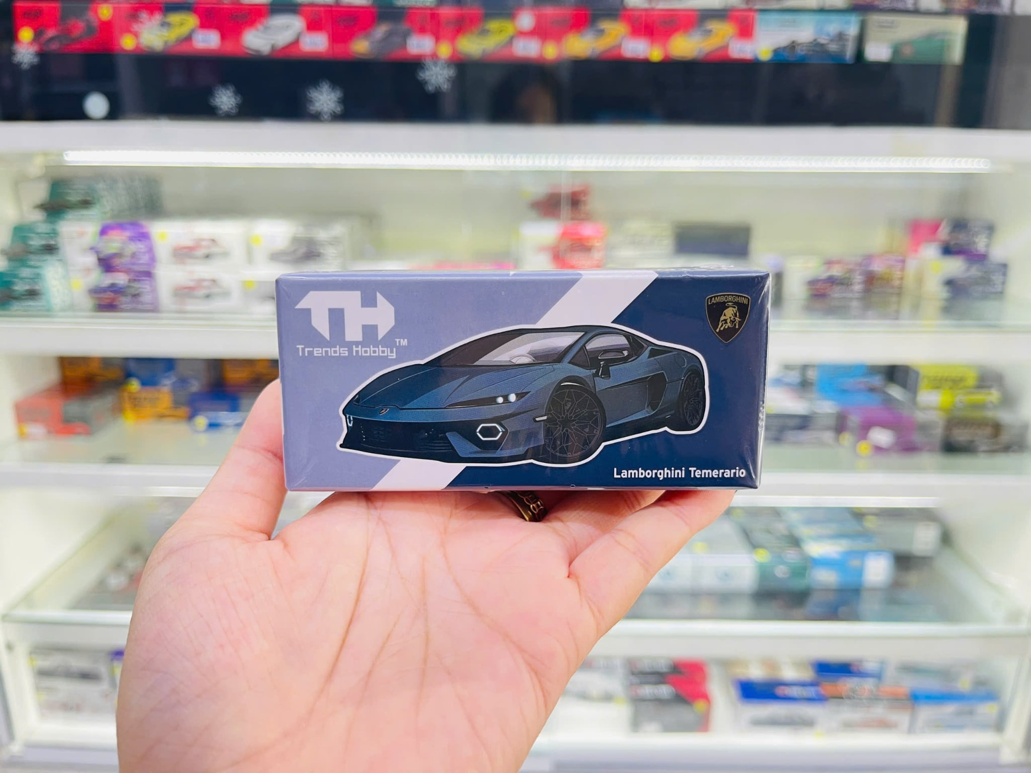  Mô hình xe Lamborghini Temerario - Blue tỉ lệ 1:64 Trends Hobby 241082A 