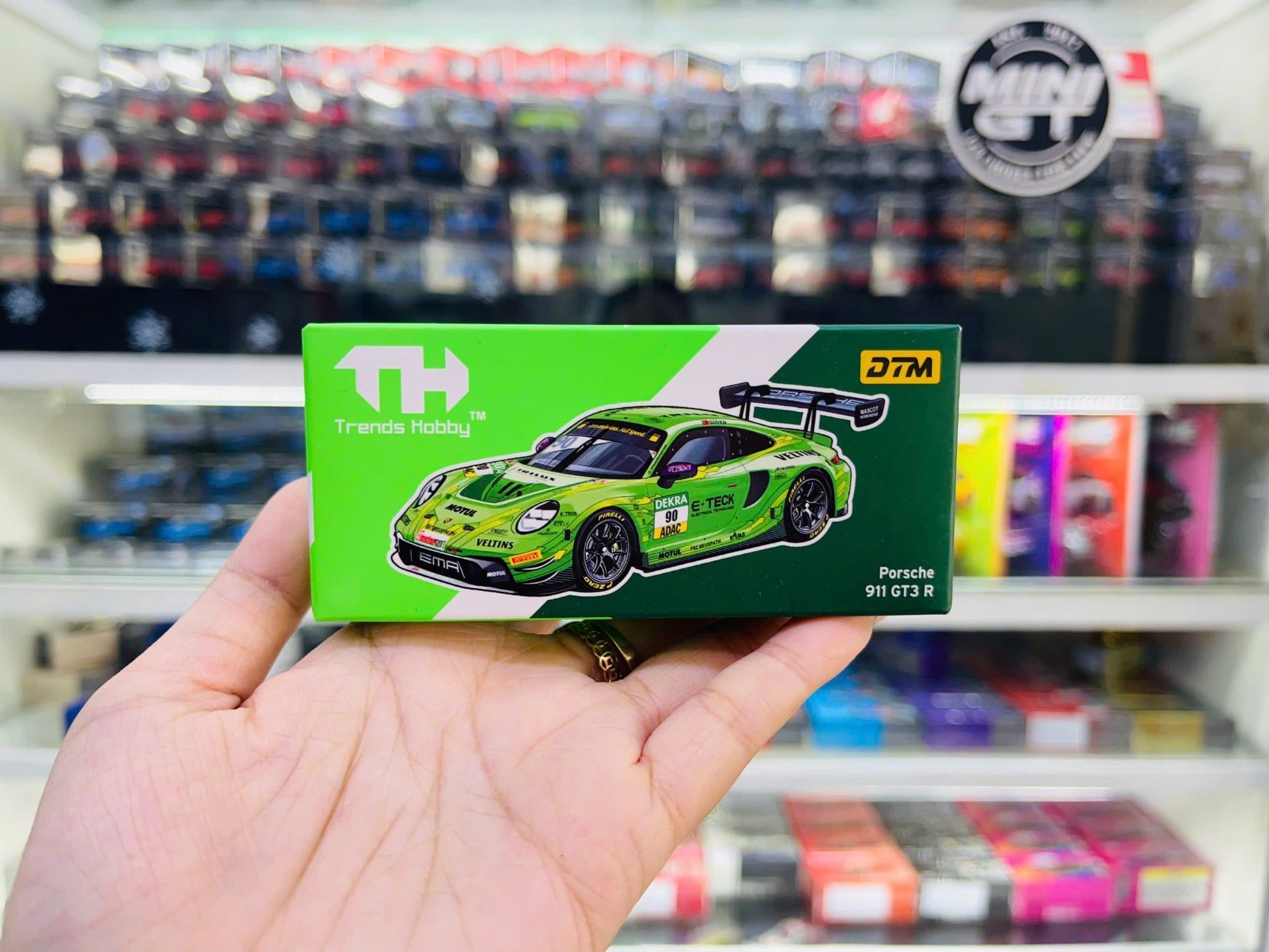  Mô hình xe Porsche 911 GT3 R DTM 2024 tỉ lệ 1:64 Trends Hobby 241084 