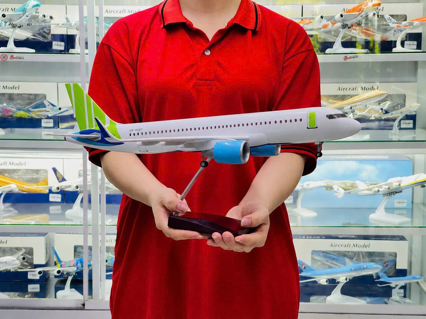  Mô hình máy bay BB Airlines Airbus A320 47cm 1:130 No LED MB47089 