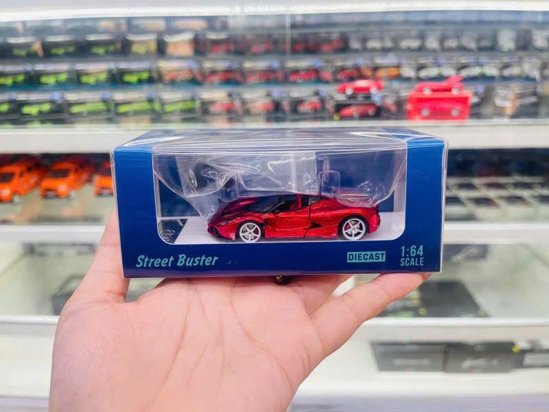  Mô hình xe Ferrari LaFerrai F150 Aperta Rosso Maranello Limited 699 pcs tỉ lệ 1:64 Street Buster OT64794 