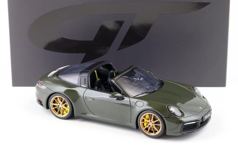  Mô hình xe Porsche 911 (992) Targa 4S Black-Olive Green tỉ lệ 1:18 GT Spirit GT438 