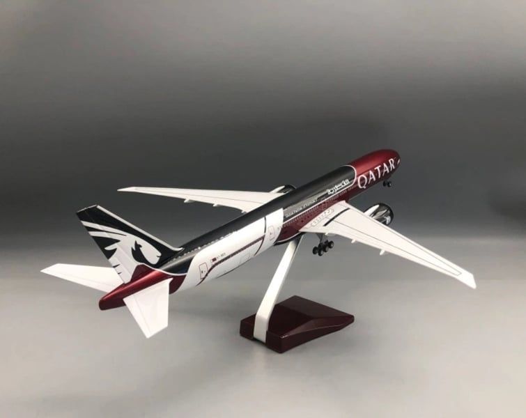  Mô hình máy bay dòng B B777 Qatar Formula 1 no led MB47125 