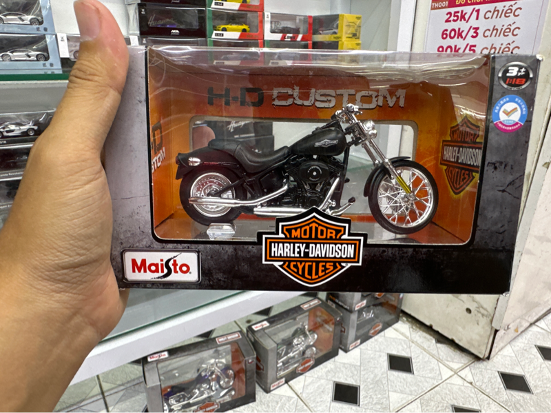  Mô hình xe Harley Davison 2008 FXSTB NIGHT TRAIN 1:18 Maisto MT18016 