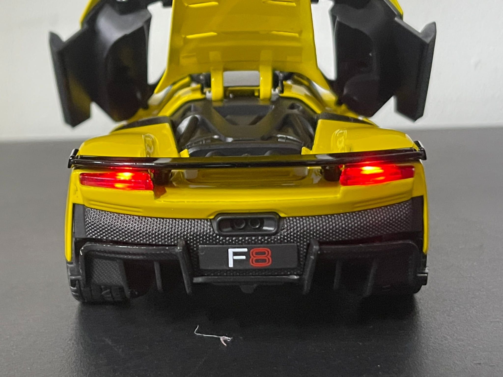  Xe ô tô mô hình bằng hợp kim và nhựa Fer F80 Tỉ lệ 1:24 Newao Model OT24153 