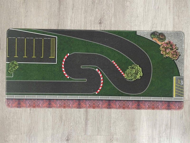  Diorama mô phỏng mặt đường - bãi đỗ xe - pit race in PP cán mờ chống nước bụi bẩn kích cỡ 90x40cm tỉ lệ 1:64 Autono1 DR602 