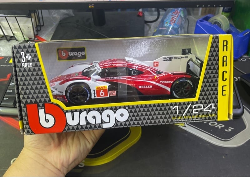  Mô hình xe Porsche 963 #6 có đế tỉ lệ 1:24 Bburago bản quyền chính hãng 18-28042 