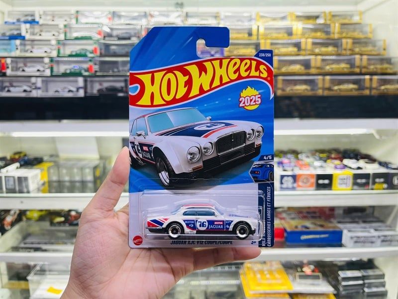  Mô hình xe Jaguar XJC V12 Coupe Hotwheels kim loại có bản quyền chính hãng tỉ lệ 1:64 C4982-JA 