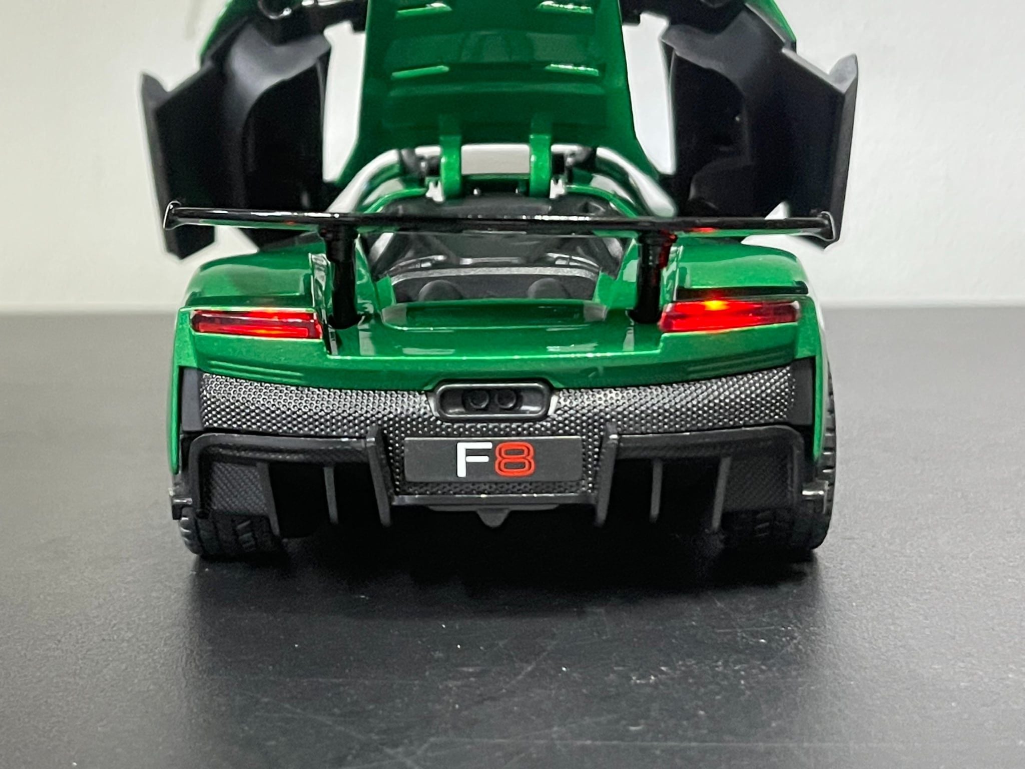  Xe ô tô mô hình bằng hợp kim và nhựa Fer F80 Tỉ lệ 1:24 Newao Model OT24153 