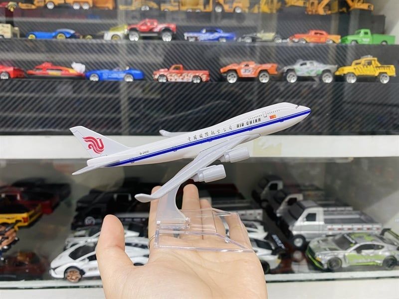  Mô hình máy báy 16cm trưng bày tại cửa hàng MBTB1600 