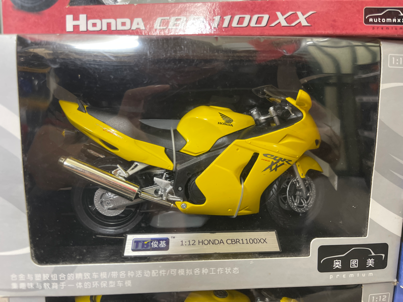  Mô hình xe mô tô Honda CBR 1100XX yellow tỉ lệ 1:12 Joycity 