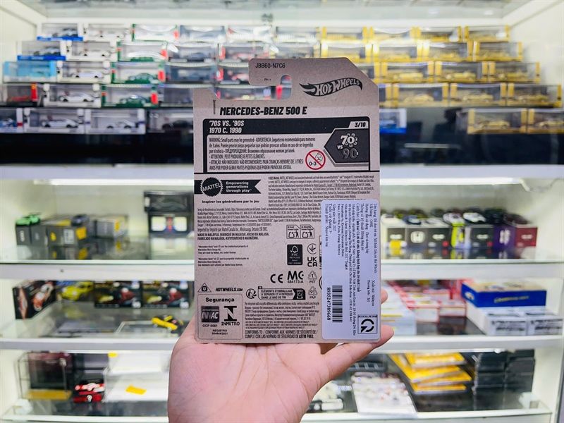  Mô hình xe Mercedes-Benz 500 E Hotwheels kim loại có bản quyền chính hãng tỉ lệ 1:64 C4982-ME 