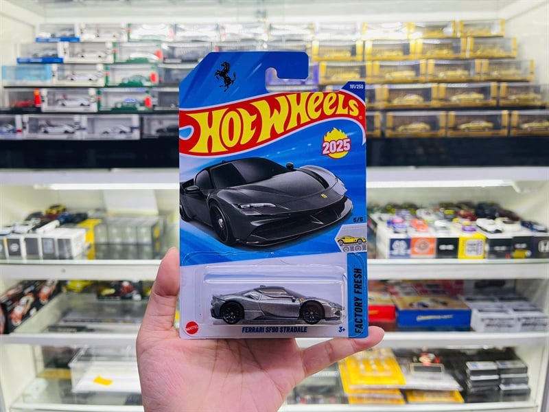  Mô hình xe Ferrari SF90 Stradale gray Hotwheels kim loại có bản quyền chính hãng tỉ lệ 1:64 C4982-FE 