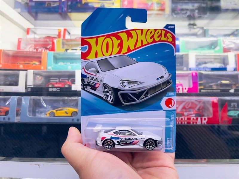  Mô hình xe Subaru BRZ white custom Hotwheels kim loại có bản quyền chính hãng tỉ lệ 1:64 C4982-SU 