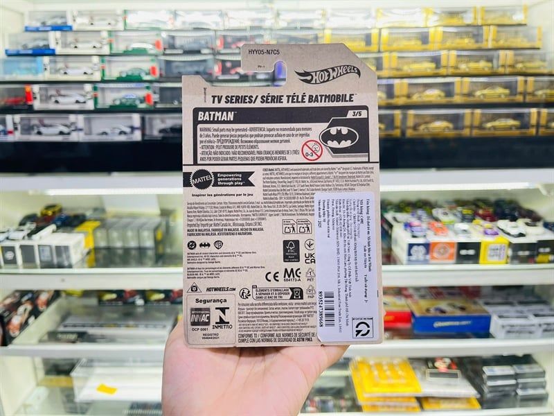  Mô hình xe tải TV series televison Batmobile Batman Fantasy Hotwheels kim loại có bản quyền chính hãng tỉ lệ 1:64 C4982-FA 