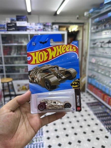  Mô hình xe Batman The Dark Knight Batmobile Camo kim loại có bản quyền chính hãng tỉ lệ 1:64 C4982-FA 