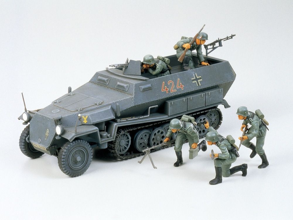  Mô hình lắp ráp xe tăng Hanomag Sd.Kfz 251/1 tỉ lệ 1:35 Tamiya 35020 