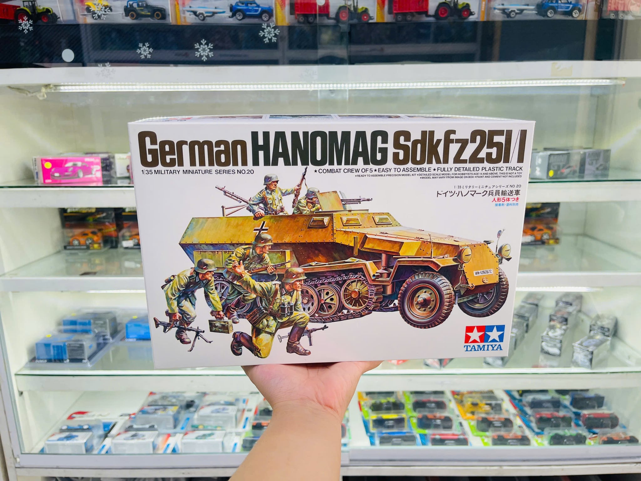  Mô hình lắp ráp xe tăng Hanomag Sd.Kfz 251/1 tỉ lệ 1:35 Tamiya 35020 