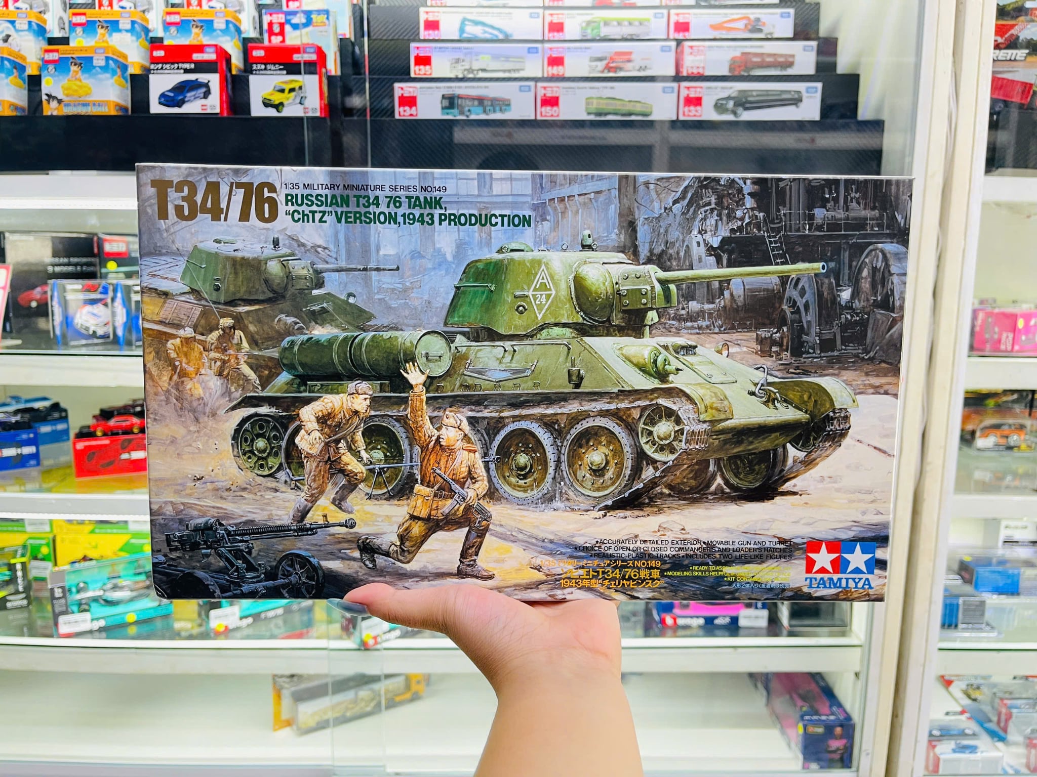  Mô hình lắp ráp xe tăng RUSSIAN T34/76 