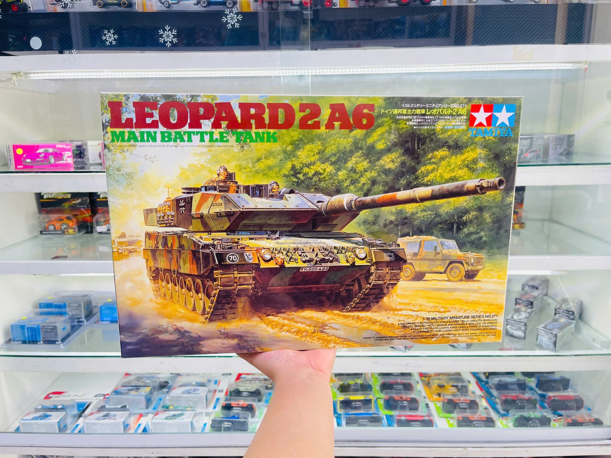 Mô hình lắp ráp xe tăng Leopard 2 A6 Main Battle Tank tỉ lệ 1:35 Tamiya 35271 