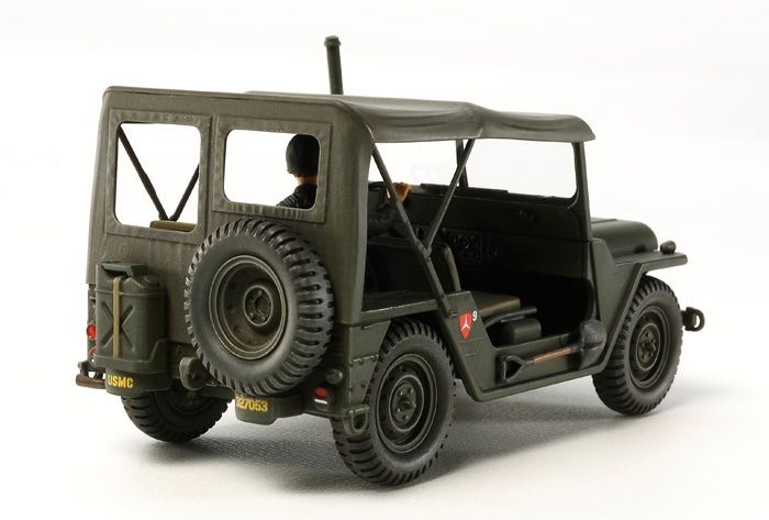  Mô hình lắp ráp xe tăng U.S.UTILITY TRUCK M151A1 