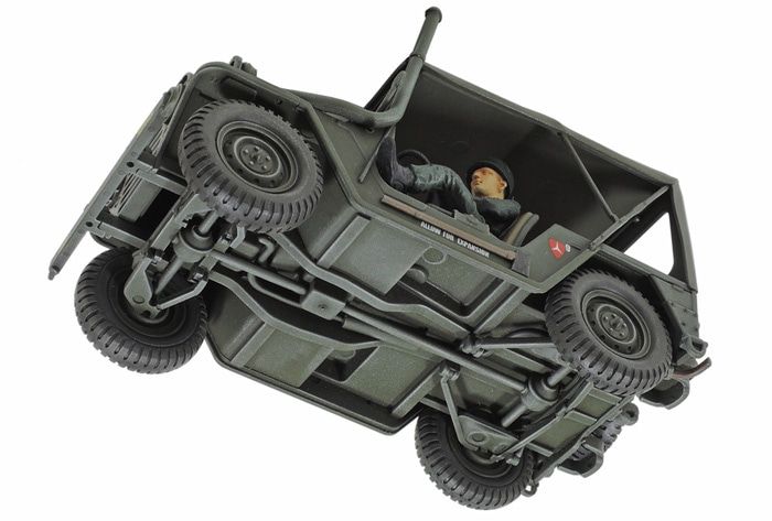  Mô hình lắp ráp xe tăng U.S.UTILITY TRUCK M151A1 