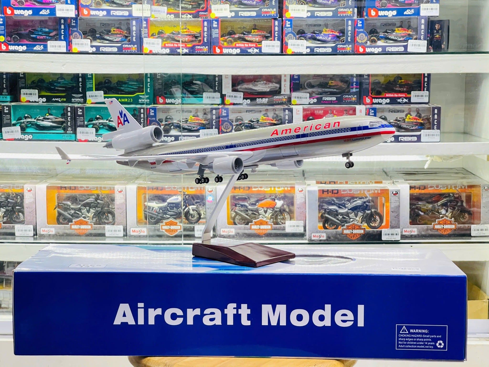 Mô hình máy bay American McDonnell MD-11 có bánh xe kích thước 47cm no led MB47119 