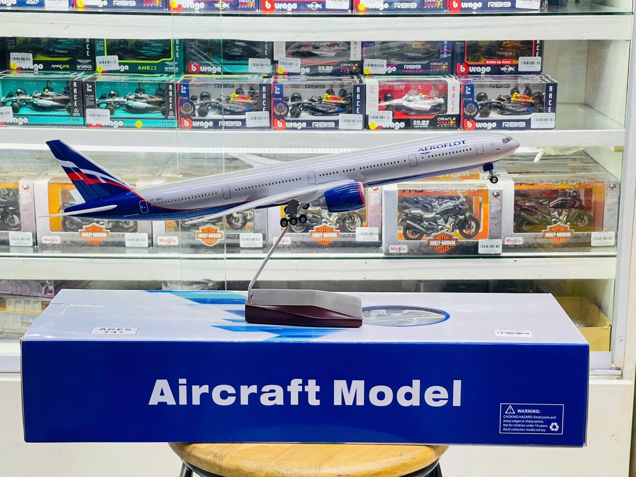  Mô hình máy bay Russia Aeroflot Boeing B777 có bánh xe kích thước 47cm no led MB47110 