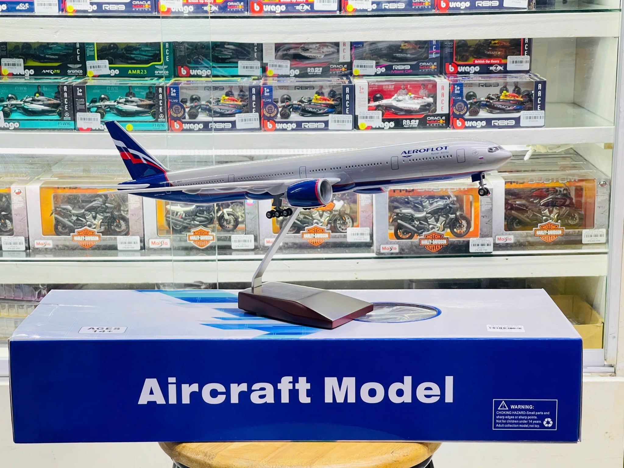  Mô hình máy bay Russia Aeroflot Boeing B777 có bánh xe kích thước 47cm no led MB47110 
