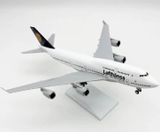  Mô hình máy bay Lufthansa B747 có bánh xe - kích thước 30cm MB30053 