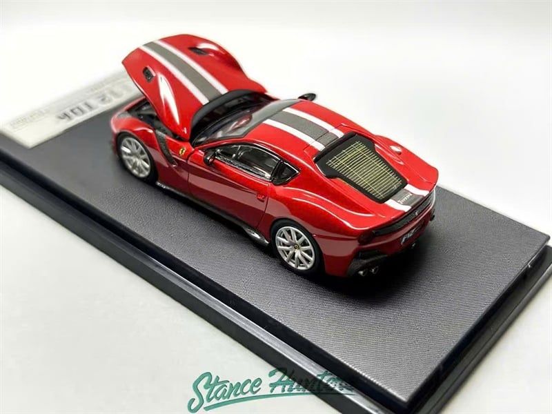  Mô hình xe Ferrari F12 TDF stripe gray - white mở được capo tỉ lệ 1:64 Stance HunterOT64490 