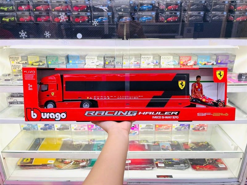  Mô hình xe đầu kéo Racing Hauler - IVECO S WAY WITH SF-24 (2024) tỉ lệ 1:43 Bburago 18-36867 