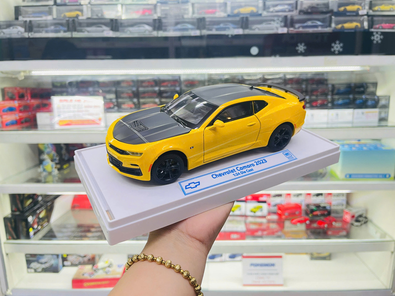  Mô Hình Xe Chevrolet Camaro 2023 Full Open , gập ghế tỉ lệ 1:24 Alloy model OT24140 