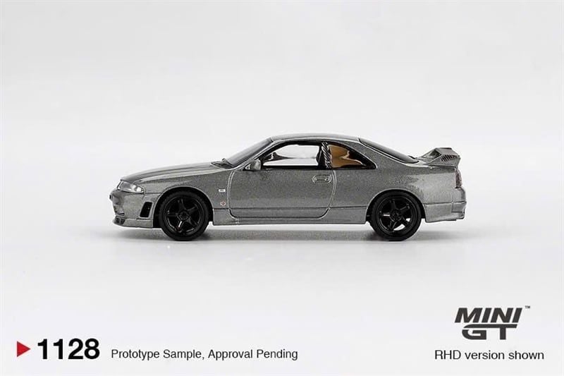  Mô hình xe NISSAN Skyline GT-R Dark Metal Gray (NISMO BCNR33 CRS Version) tỉ lệ 1:64 MiniGT MGT01128 
